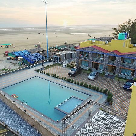 Goa Beach Resort On Beach มันดราโมนี ภายนอก รูปภาพ