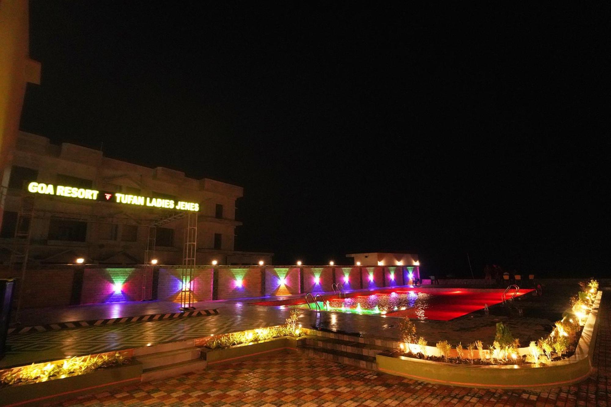 Goa Beach Resort On Beach มันดราโมนี ภายนอก รูปภาพ